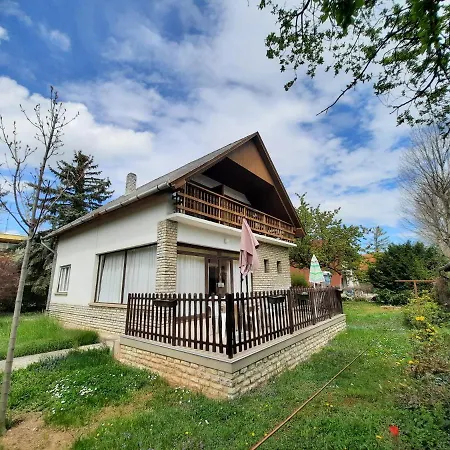Parti Nyaralo Holiday home