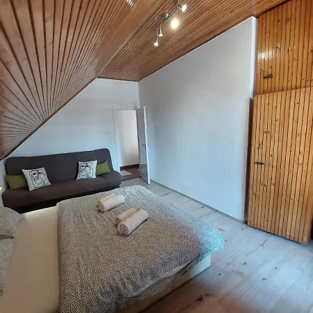 Parti Nyaralo Holiday home Balatonfured