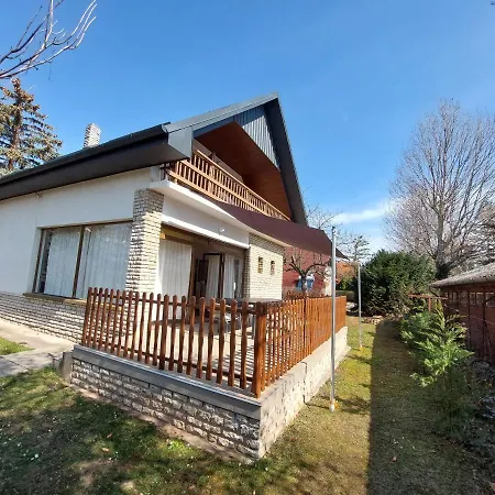 Parti Nyaralo Holiday home Balatonfured