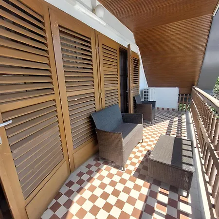 Parti Nyaralo באלאטונפורד